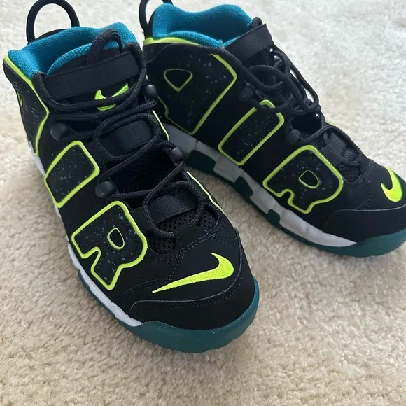 Nike Kids Black and Neon Green Sneakers - Picture 2 of 5